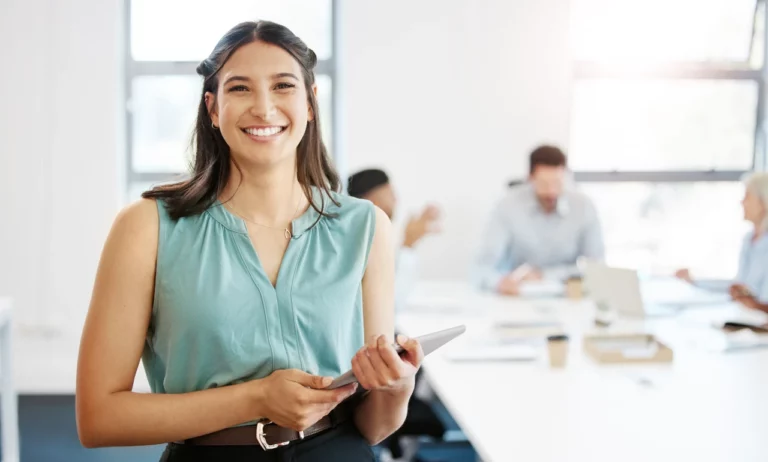 contratar una agencia digital o hacerlo tú mismo
